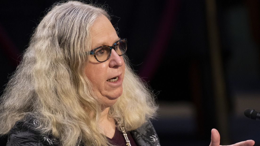 Subsecretaria de Salud de EE.UU.: La terapia hormonal ayuda a niños que "pasan por la pubertad equivocada"