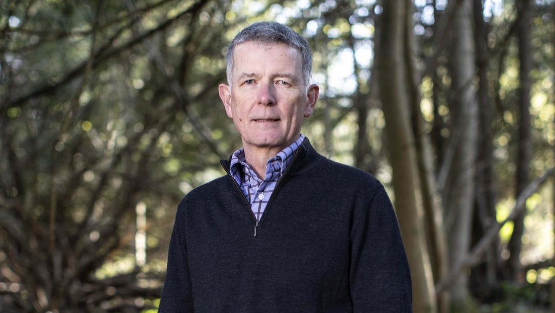 La IA no sustituirá a los agentes humanos, asegura el jefe del MI6