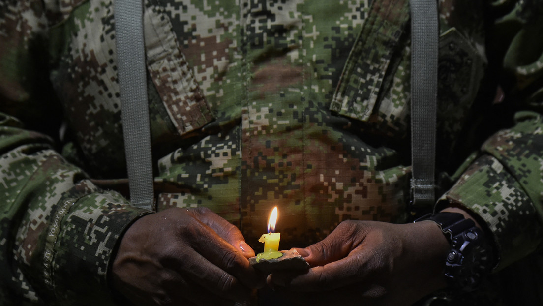 Un atentado con carro bomba deja dos muertos y seis militares heridos en Colombia