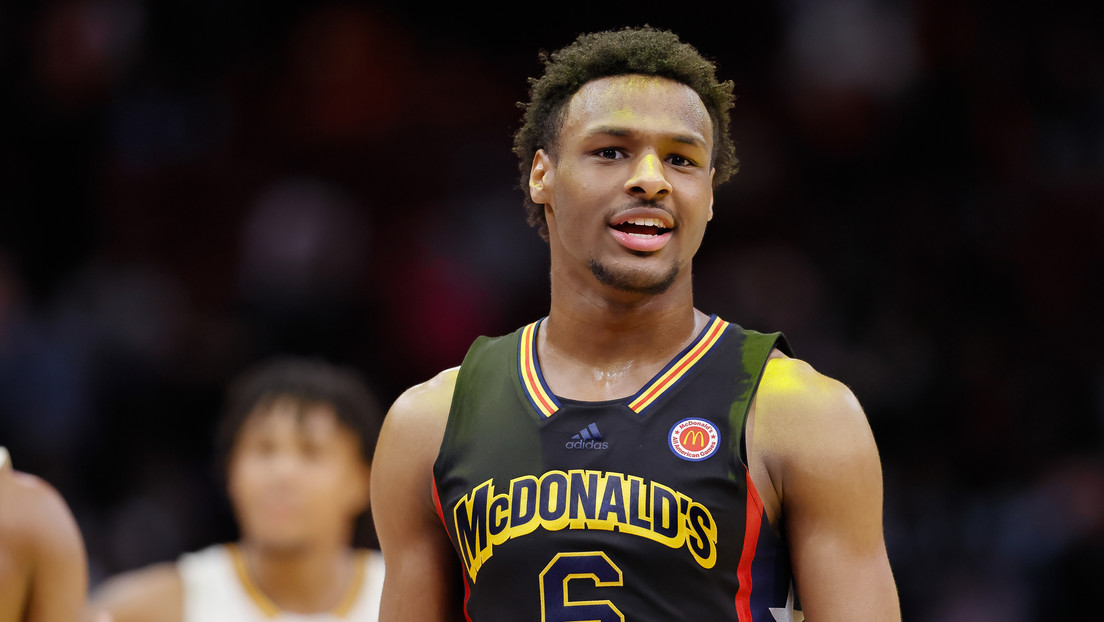 El hijo de LeBron James sufre un paro cardíaco durante un entrenamiento