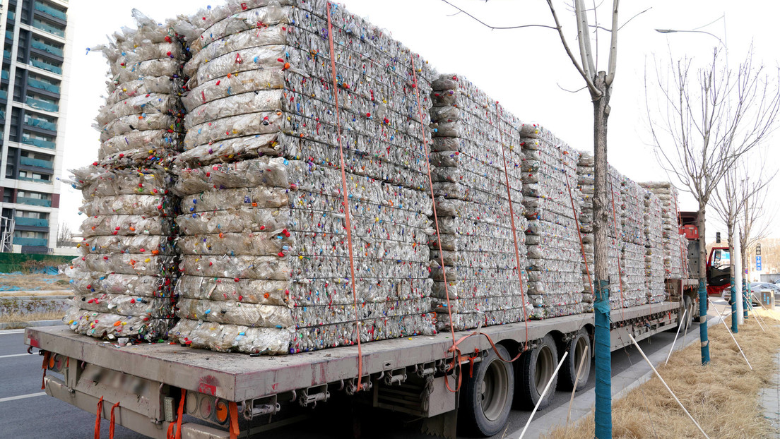 Una familia gana millones de dólares reciclando basura de manera fraudulenta y ahora se enfrenta a la cárcel