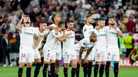 Marca: El Sevilla pone a toda su plantilla transferible por una deuda millonaria