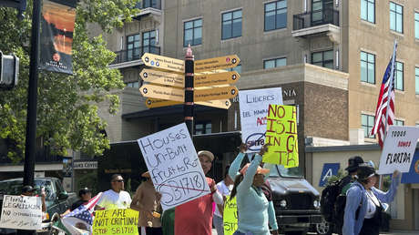 Entra en vigor una severa ley contra migrantes en Florida que prevé más control y restricciones