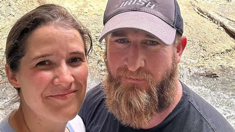 Padres demandan a un distrito escolar en EE.UU por no informales que su hija se identifica como hombre