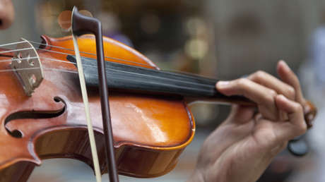 España: Profesora de violín logra la máxima nota y se queda sin plaza por no dominar el gallego