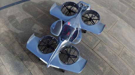 VIDEO: Una 'startup' realiza con éxito la primera prueba de vuelo pilotada de su vehículo de despegue y aterrizaje vertical