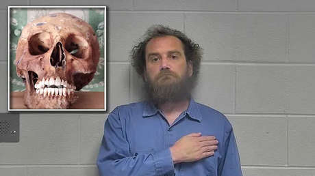 "Solo mis amigos muertos": descubren unos 40 cráneos en la casa de un traficante de órganos