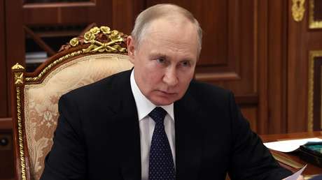 Putin: En el puente de Crimea se produjo un "atentado terrorista", una niña se quedó sin padres