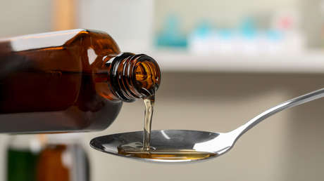 Gambia destituye a dos altos funcionarios por la muerte de niños a causa de jarabe para la tos