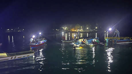 Al menos 15 muertos y 19 desaparecidos al hundirse un ferri en Indonesia