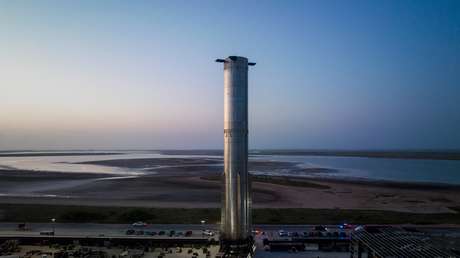 Increíbles imágenes del Starship Super Heavy de SpaceX en la plataforma de lanzamiento
