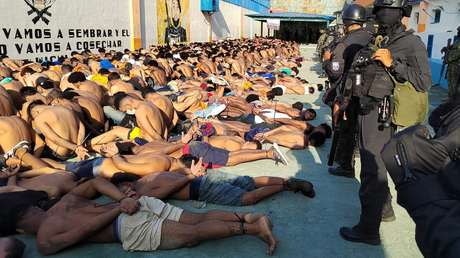Con unidades de élite y tanques blindados, Ecuador toma el control de la Penitenciaría del Litoral