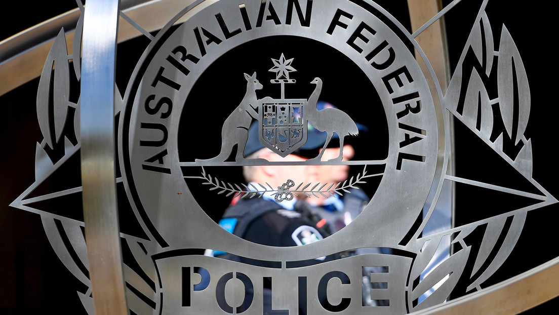 Cuidador de niños es acusado de 1.623 delitos de abuso sexual en Australia