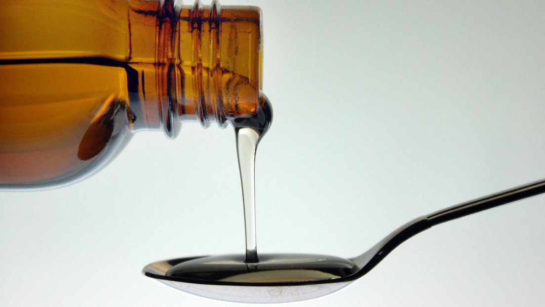 La India cierra a un fabricante de jarabes para la tos tras muertes de niños