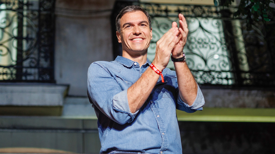 Pedro Sánchez indigna a la derecha española con sus vacaciones en Marruecos