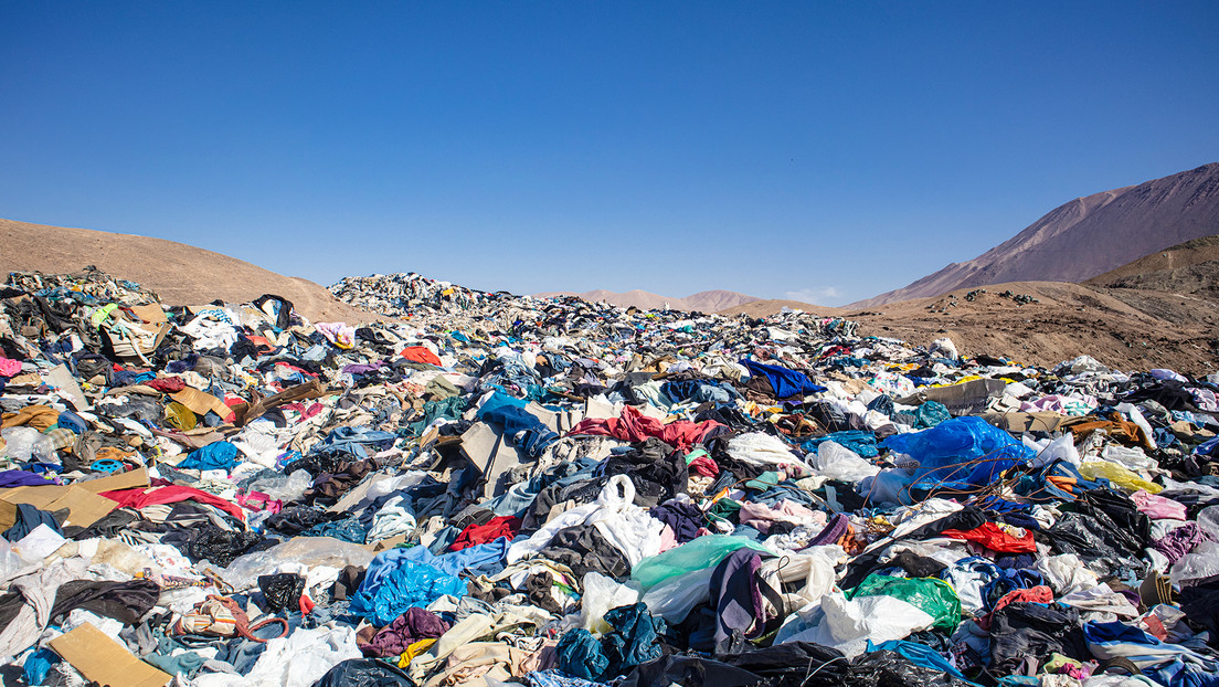 Francia ofrece dinero para reparar ropa en lugar de botarla a la basura