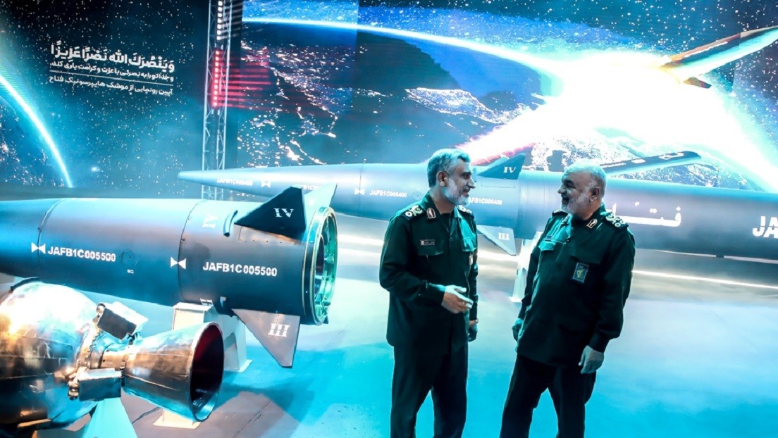 Irán refuerza su Armada mientras EE.UU. ofrece militares para barcos comerciales en el estrecho de Ormuz