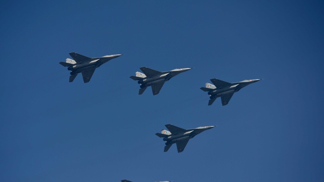 La India despliega cazas MiG-29 ante amenazas potenciales en las fronteras con Pakistán y China