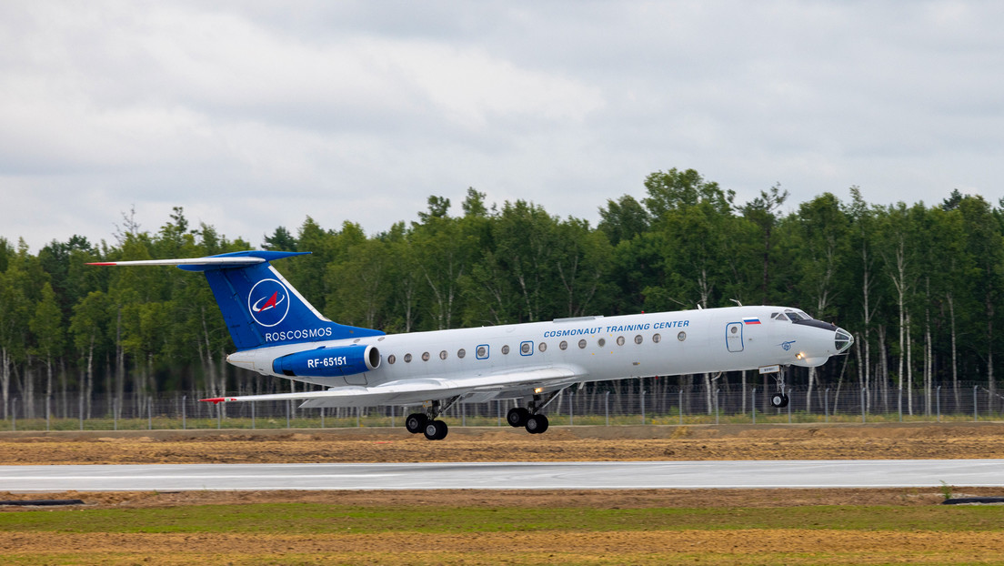 El primer avión aterriza en el aeropuerto del cosmódromo ruso de Vostochni (VIDEO)
