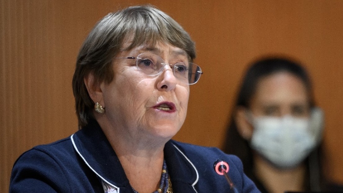 Bachelet dice que no apoyará la nueva Constitución "si se retrocede en derechos de las mujeres"