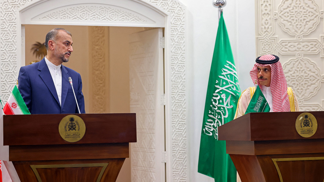 VIDEO, FOTOS: Ministro de Exteriores iraní visita Arabia Saudita por primera vez en siete años