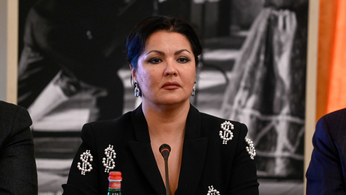 Cancelan en Praga un concierto de la soprano rusa Anna Netrebko