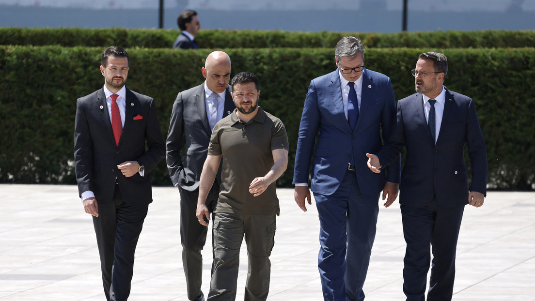 Vucic discute la situación en Kosovo y Ucrania con Zelenski