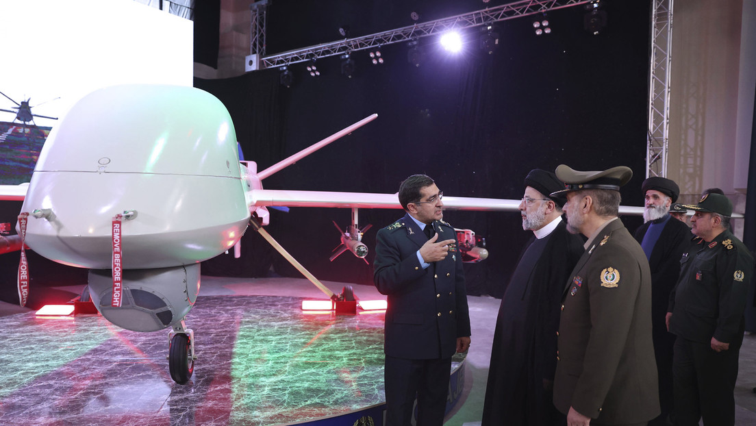 Irán presenta un nuevo dron de ataque y reconocimiento