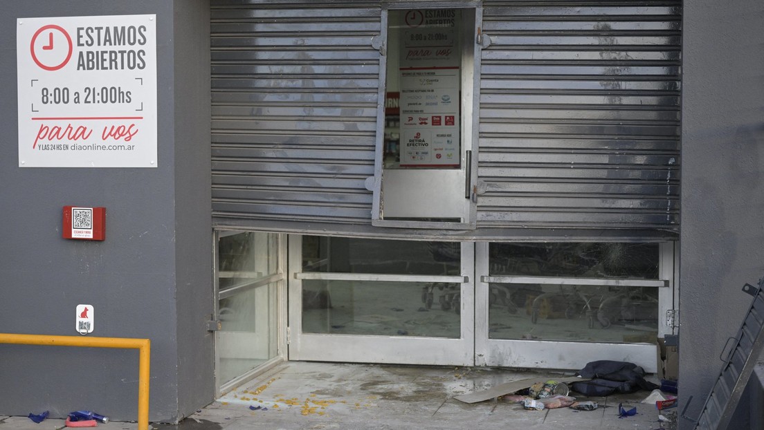 El ministro de Seguridad de Argentina denuncia que detrás de los intentos de saqueo hay grupos que buscan "generar un conflicto"