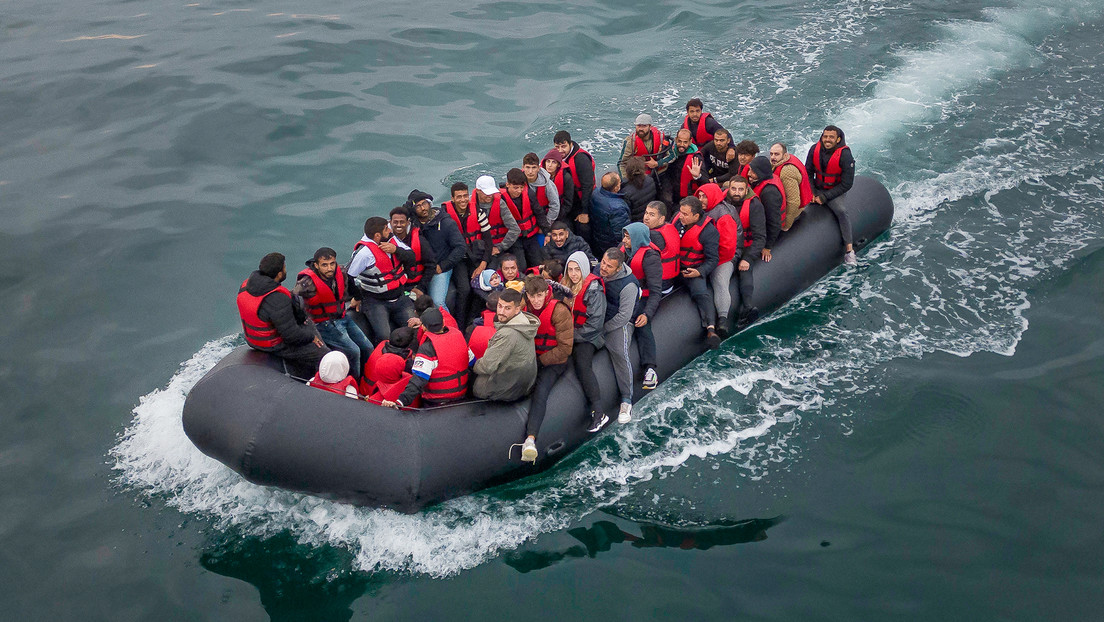 Evalúan etiquetar electrónicamente a inmigrantes ilegales en Reino Unido