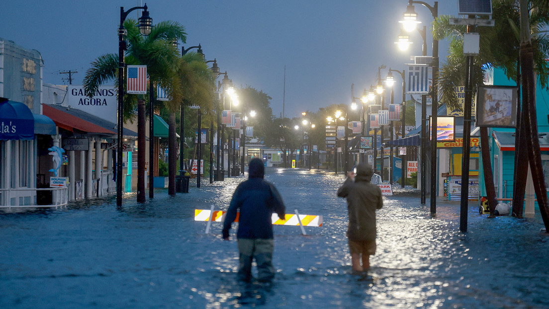 El huracán Idalia, de categoría 3, toca tierra en EE.UU. con vientos destructivos