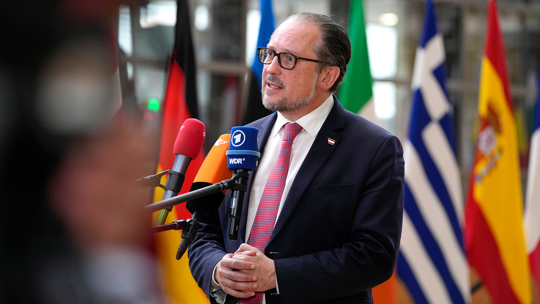 Ministro de Exteriores de Austria: "No suministramos armas a Ucrania ni lo haremos en el futuro"