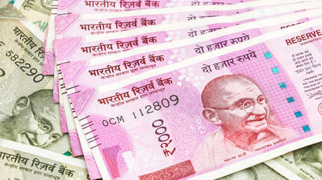 Trabajadoras de saneamiento indias juntan dinero para comprar un boleto de lotería y ganan 1,2 millones de dólares