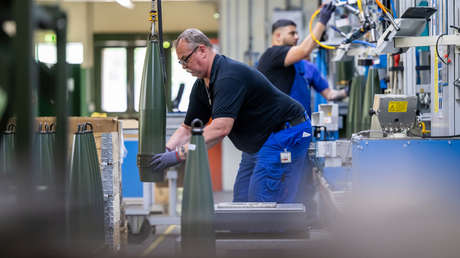 Fabricantes de armas de Europa Central enfrentan escasez de trabajadores ante el conflicto en Ucrania