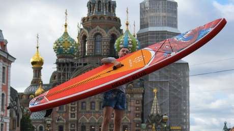 FOTOS: Celebran en San Petersburgo el mayor festival de padelsurf del mundo