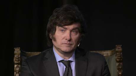 Devaluación, alza de precios y comercios cerrados: la economía de Argentina tras la victoria de Milei