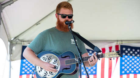 "Tu dólar no vale una mierda y está cargado de impuestos sin fin": Controvertida canción con duras críticas al Gobierno arrasa en EE.UU.