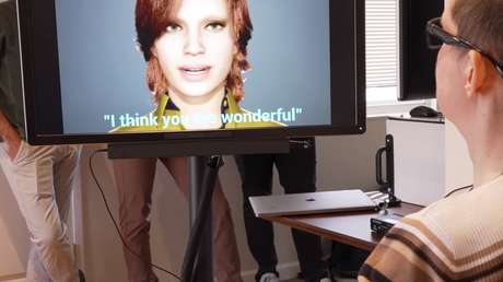 Una mujer paralítica vuelve a 'hablar' con la ayuda de un avatar digital