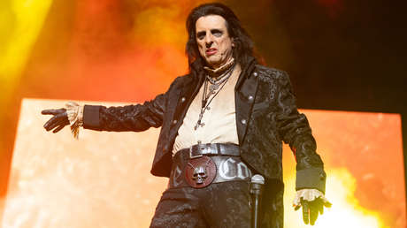 "Ha llegado al absurdo": Alice Cooper critica la propaganda de cambio de sexo entre los menores