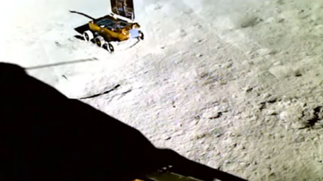 "Como si un niño jugueteara": transmiten imágenes del róver indio explorando la Luna (VIDEO)