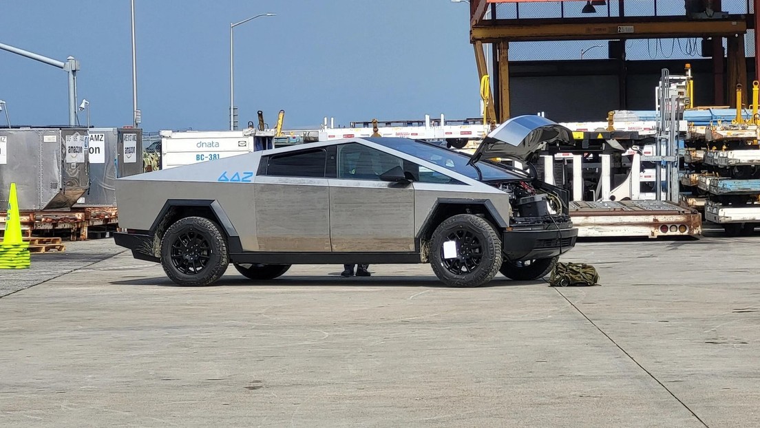 FOTOS: Así se ve el interior de la Cybertruck de Tesla