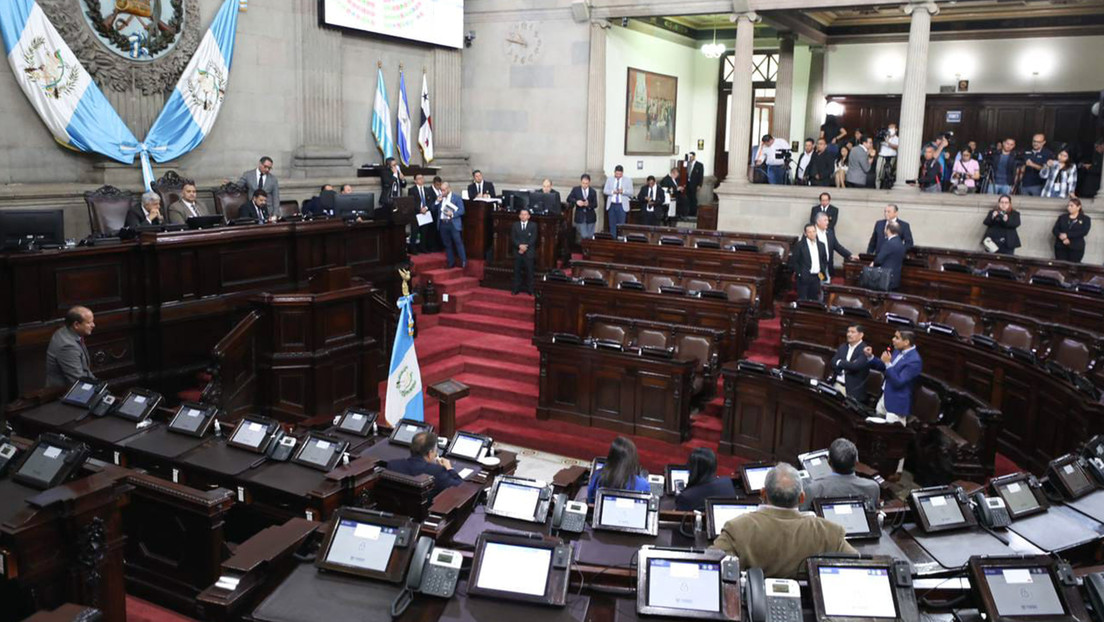 El Congreso de Guatemala abre un proceso para resolver sobre la suspensión de Movimiento Semilla