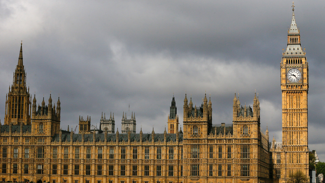 "Farsa política": China reacciona al arresto de un supuesto 'espía de Pekín' en el Parlamento británico