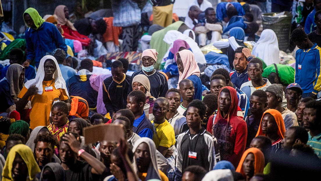 Más migrantes que residentes: isla italiana de Lampedusa en emergencia ante "invasión" de indocumentados