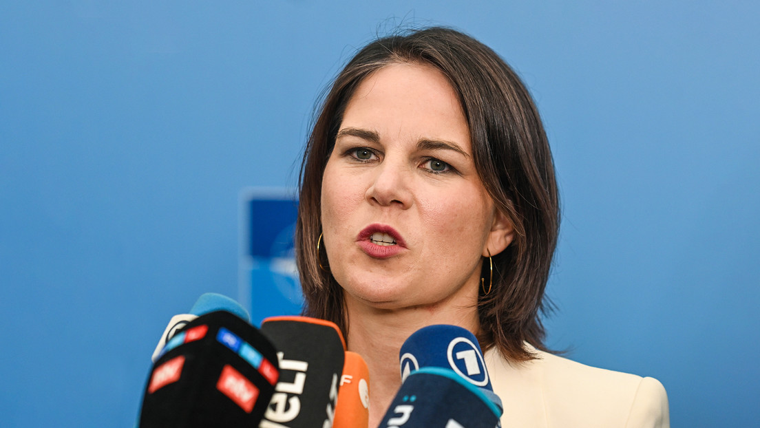 Ministra de Exteriores de Alemania llama "dictador" al presidente de China