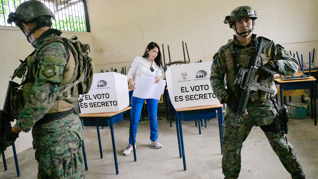 Detenido confiesa que planeó un atentado con granadas contra la candidata ecuatoriana Luisa González