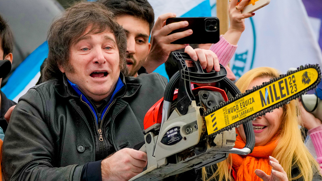 "Tiembla la casta": Milei levanta una motosierra en un mitin (VIDEO)