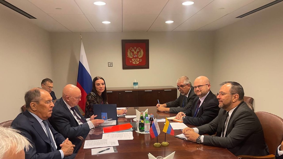 Lavrov se reúne con el canciller venezolano Yván Gil
