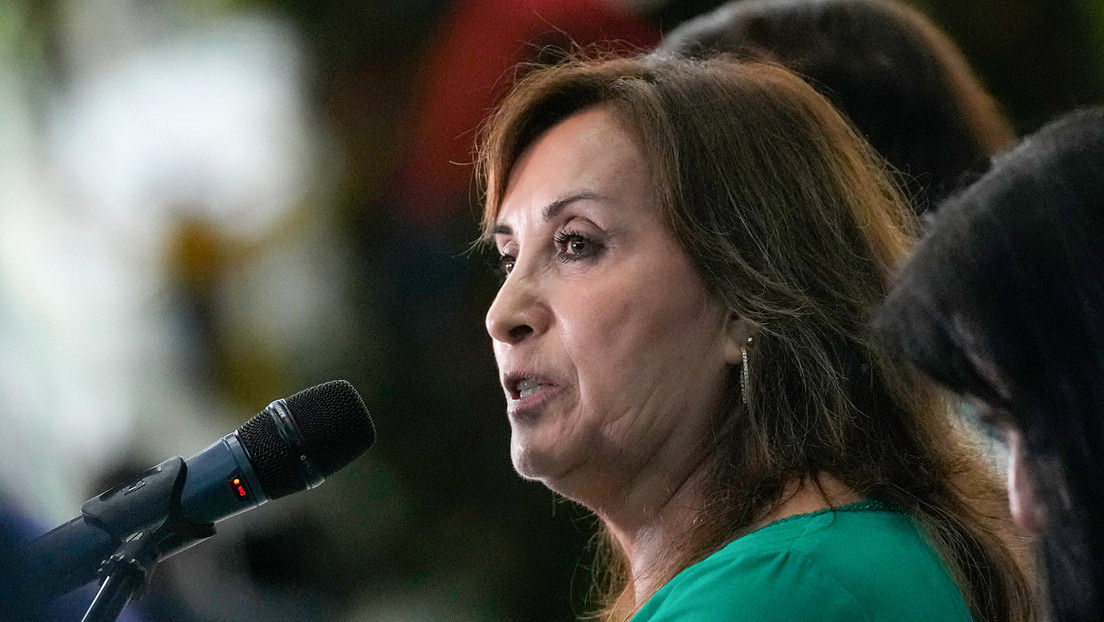 "Es una burla para las víctimas": Repudian mutismo de Boluarte ante la Fiscalía de Perú