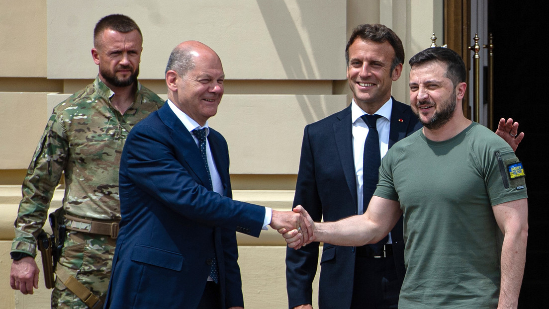 "Prometen dinero que no existe": Eurodiputado polaco cree que Zelenski cayó en el farol de Macron y Scholz